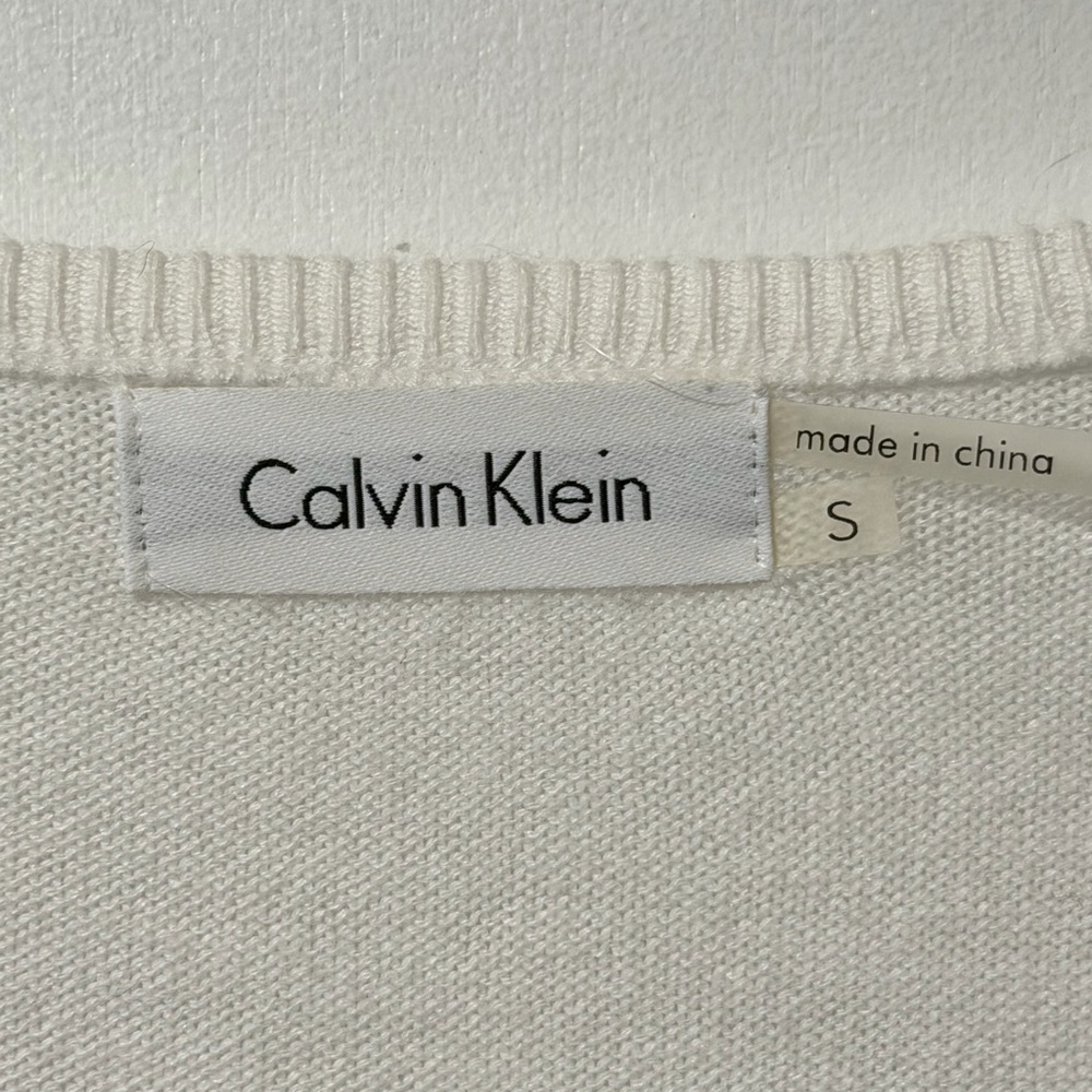Calvin Klein Cream Cropped Cardigan Gold Logo Buttons Size Small - Picture 4 of 5